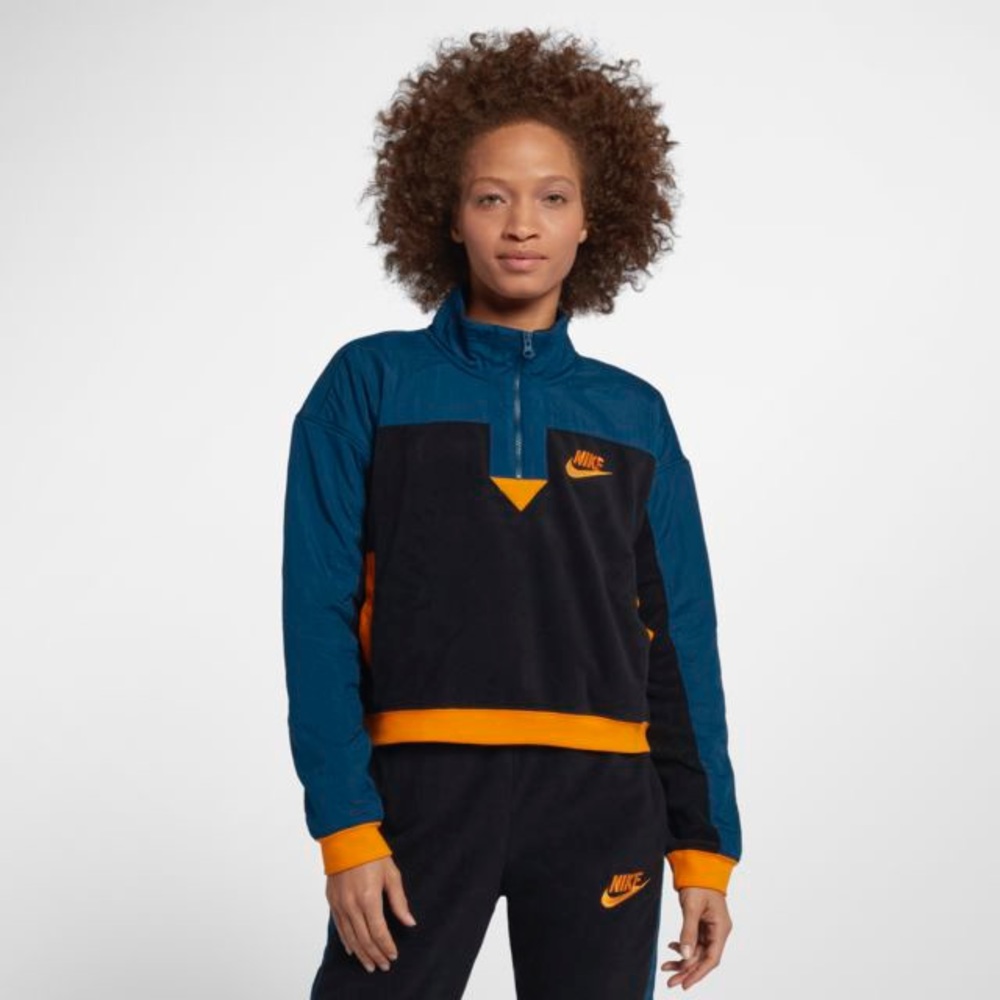 Brand new with tags Nike half zip crop fleece